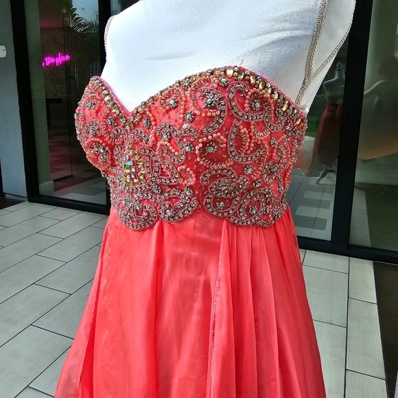 Sherri Hill ✦ Strapless Beaded Mini Dress ✦ Coral Rhinestone Prom Silhouette 8 - Picture 7 of 17